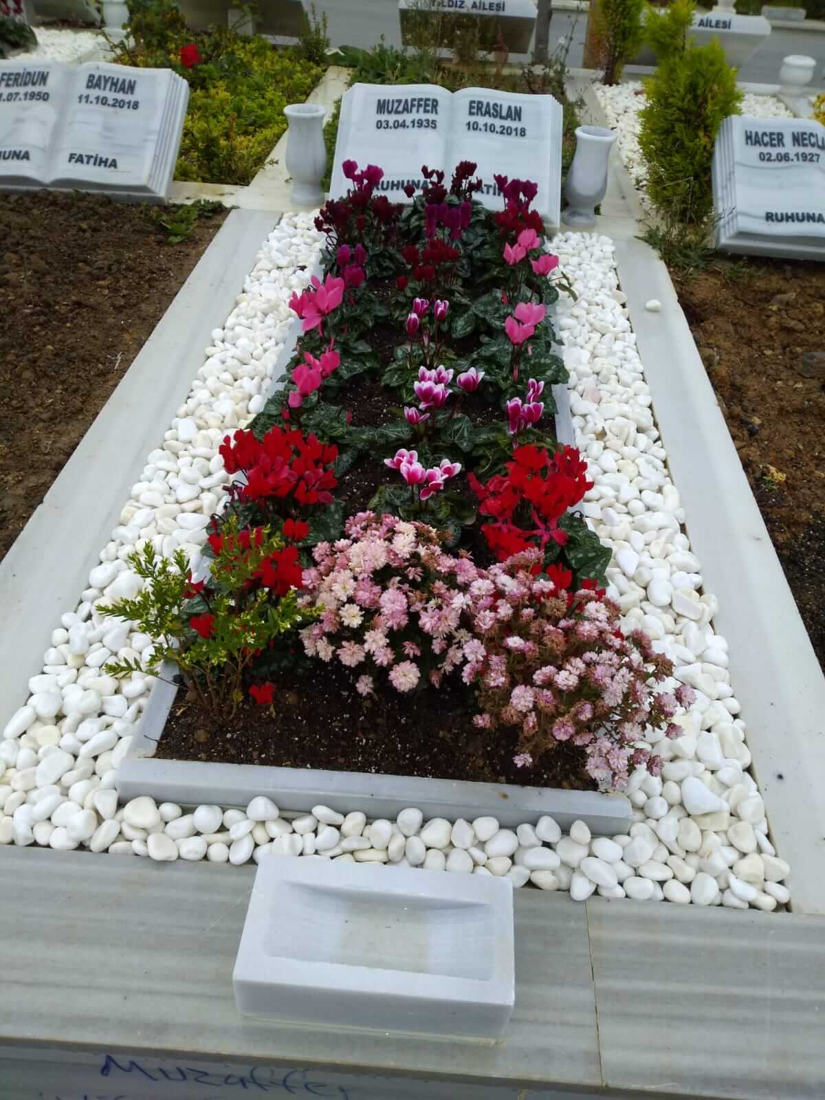 burak-mezar-bakim-hizmetleri-mezar-peyzaj-düzenlemesi